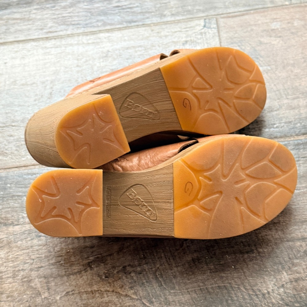 Born Women's Pavia Almond Leather Woodgrain Heeled Clogs, Tan, 8M - Picture 5 of 5